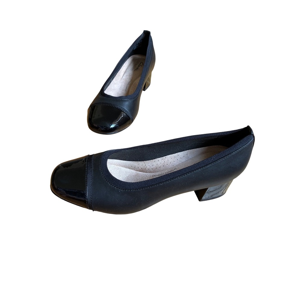 Clarks Collection Black Leather Patent Cap Toe Block Heel Pumps 
8 Comfort Chic